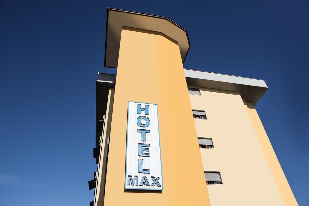 Hotel Max Aversa Exterior photo